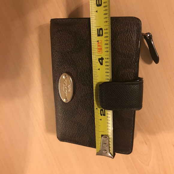 Coach Wallet - Picture 6 of 7